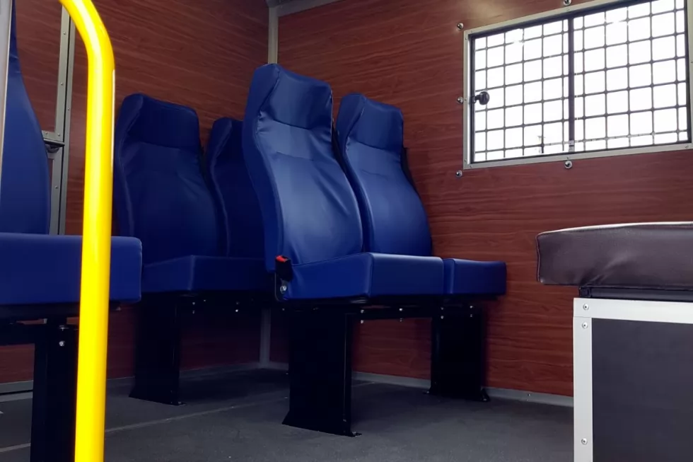 Пять автомобилей ЗИЛ-131 с большим пробегом обзавелись новыми вахтовыми фургонами, фото 6