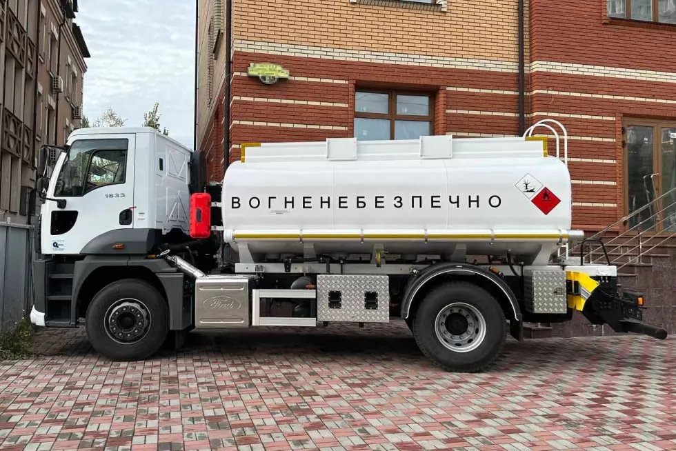 Партия из трех автотопливозаправщиков изготовлена для ведущей аграрной компании, фото 3