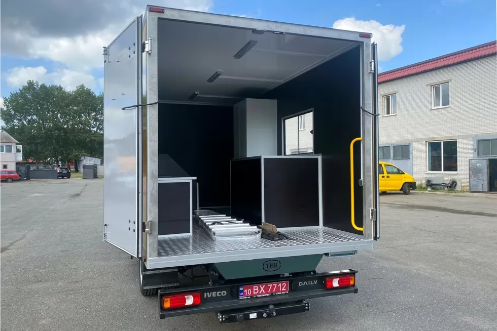 iveco daily аварійно-ремонтна майстерня