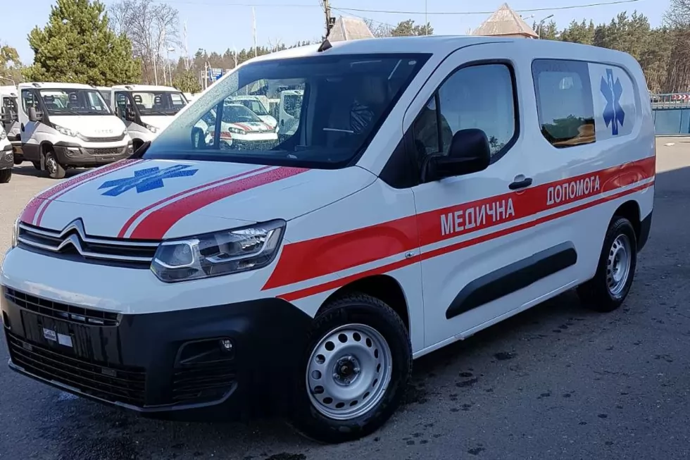Ивано-Франковск в борьбе с пандемией усиливает автопарки автомобилей скорой помощи, фото 1