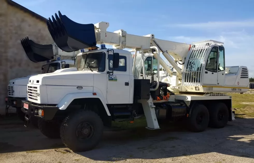 Специалисты МЧС прошли обучение работе на экскаваторах-планировщиках UDS, фото 1