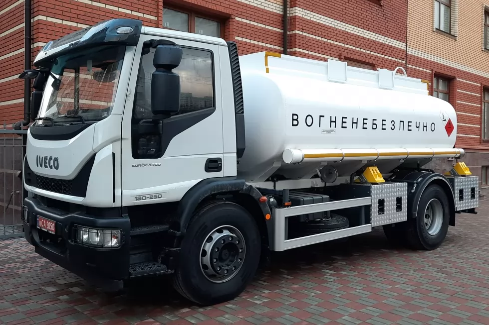 бензовоз 11 кубометров