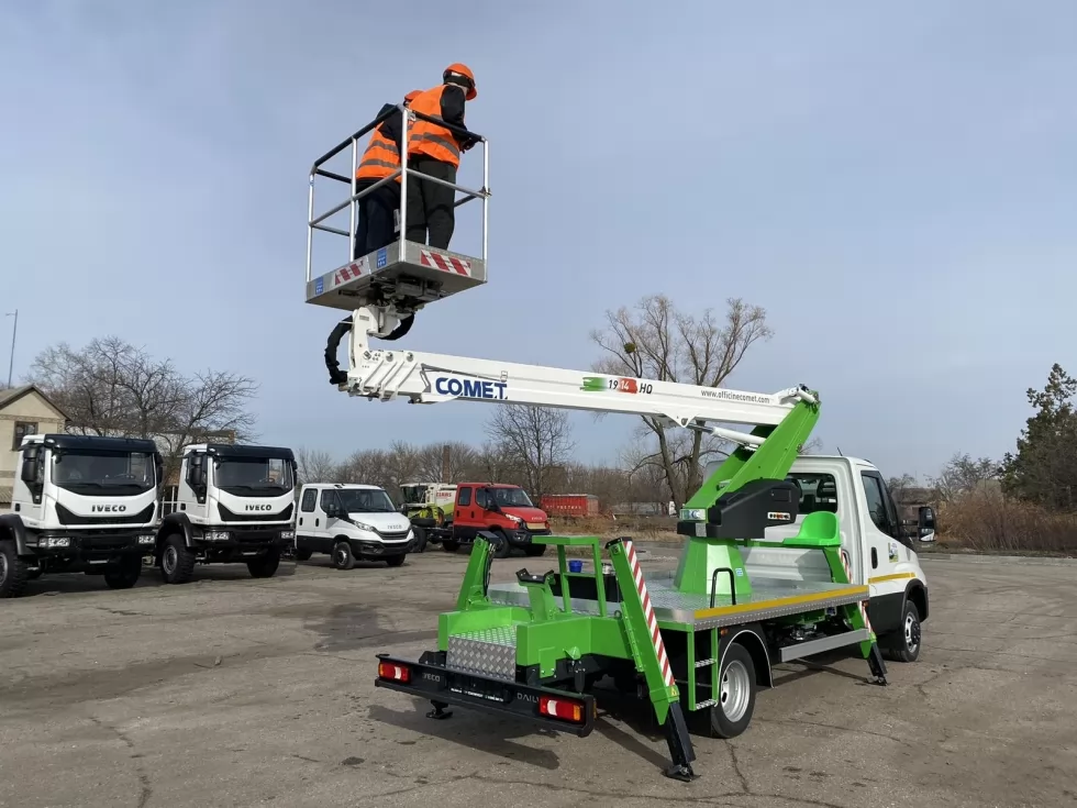 На полтавском производстве состоялось обучение управлению автовышкой для одного из заказчиков, фото 3