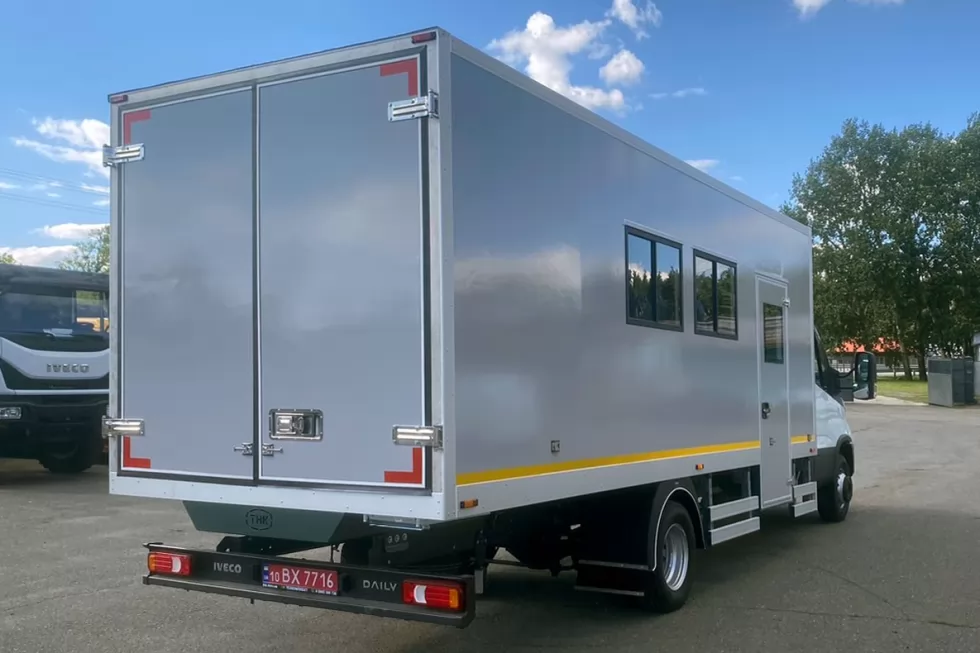 Завод изготовил новую модель вахтового автобуса на IVECO Daily 70C16Н, фото 1