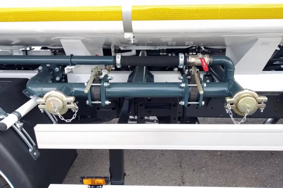 Автомагистраль-Юг получила очередную партию автотопливозаправщиков на базе IVECO Daily, фото 7