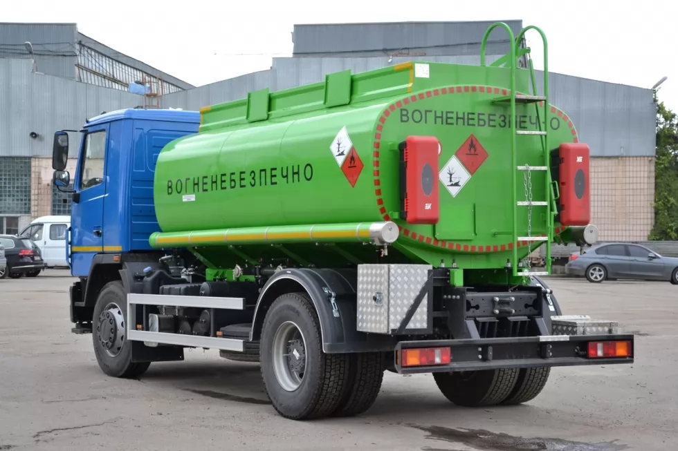 Очередная партия топливозаправщиков отправляется к своему покупателю, фото 6