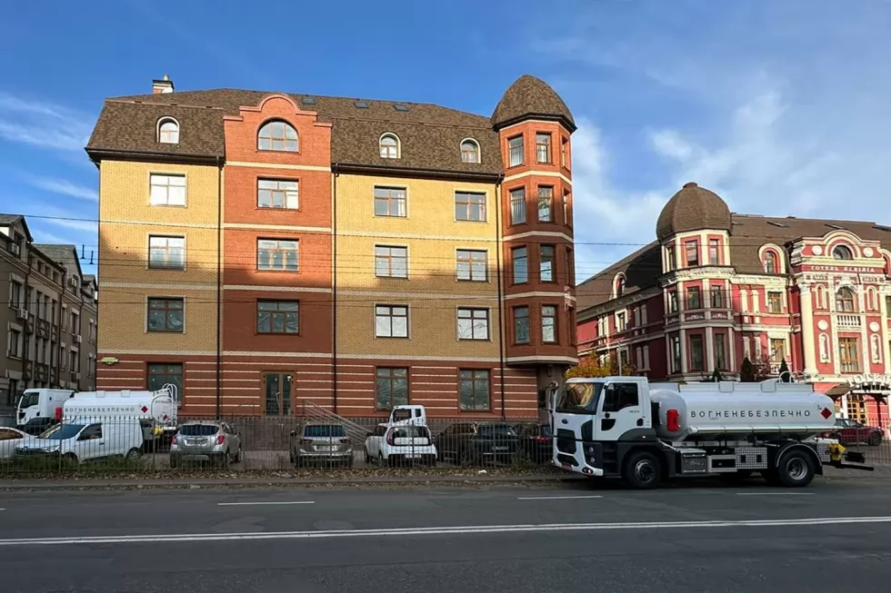 Партия из трех автотопливозаправщиков изготовлена для ведущей аграрной компании, фото 21