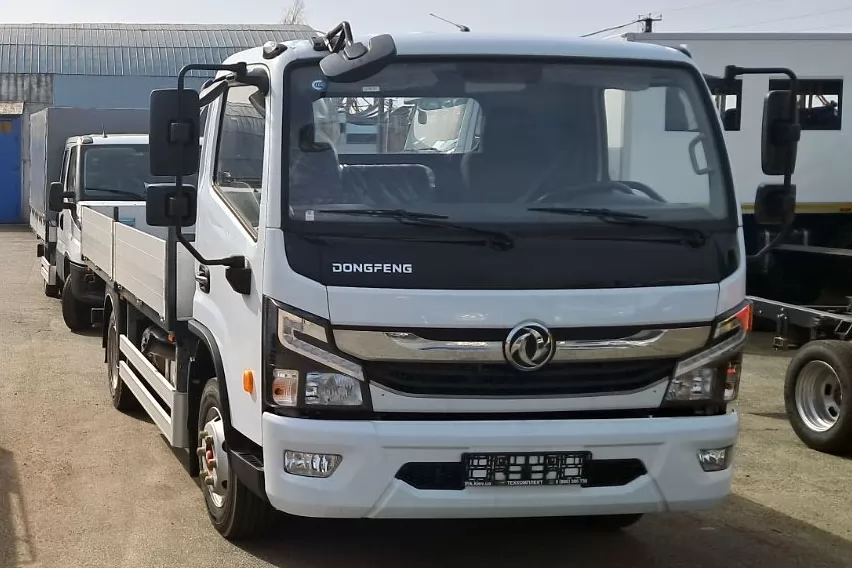 Для черниговских энергетиков изготовили два новых бортовых авто, фото 3