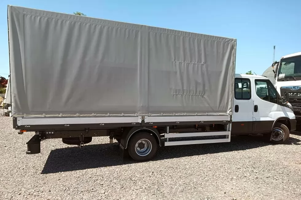 бортовий автомобіль довга база