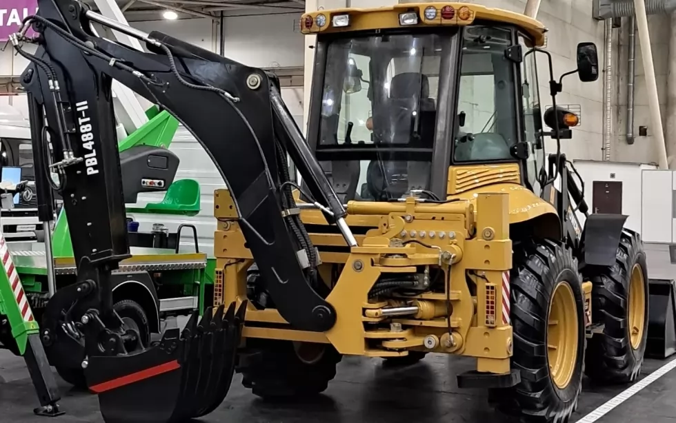 Экскаватор-погрузчик PowerPlus