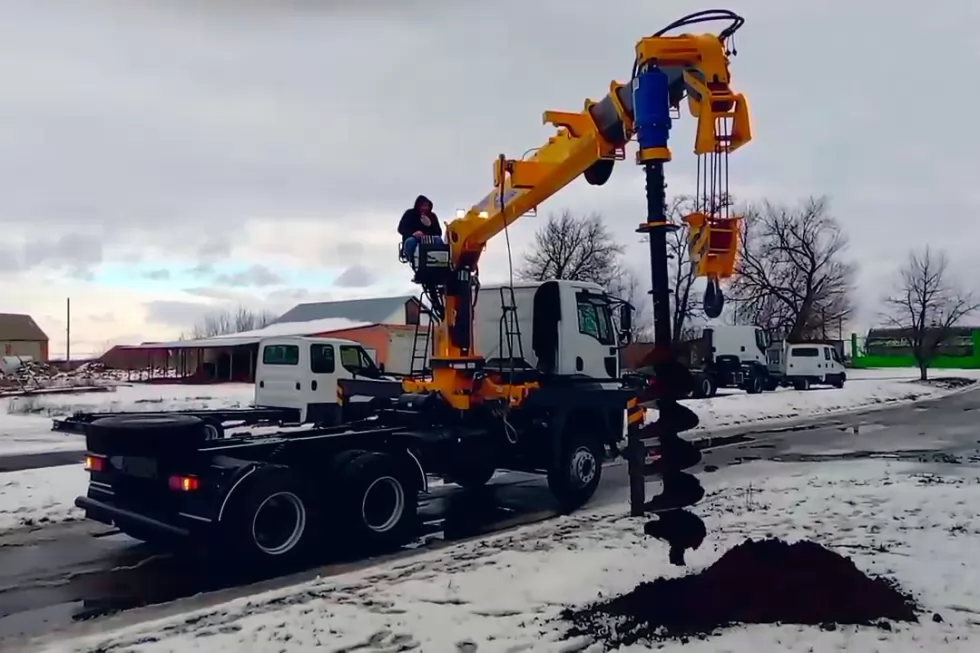 Изготовлена новая бурокрановая машина с краном-манипулятором XCMG, фото 3