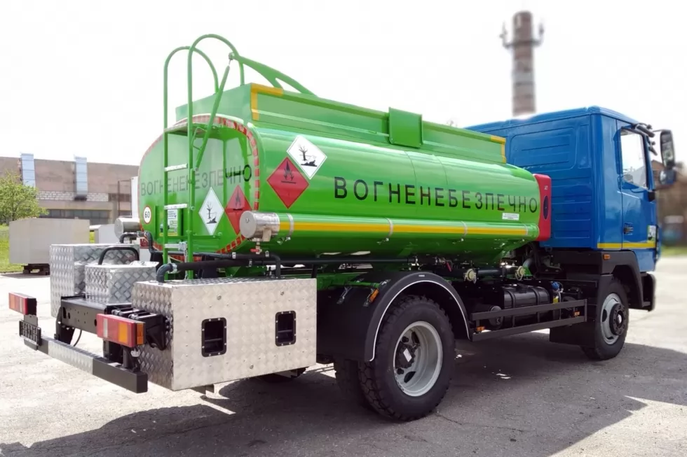 бензовоз маз