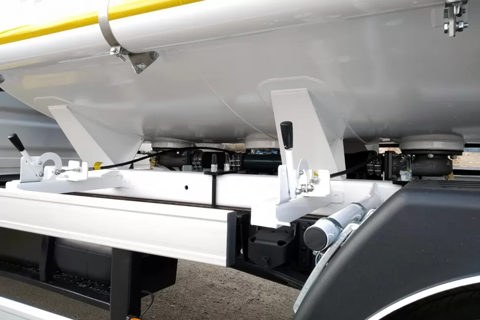 Автомагистраль-Юг получила очередную партию автотопливозаправщиков на базе IVECO Daily, фото 6