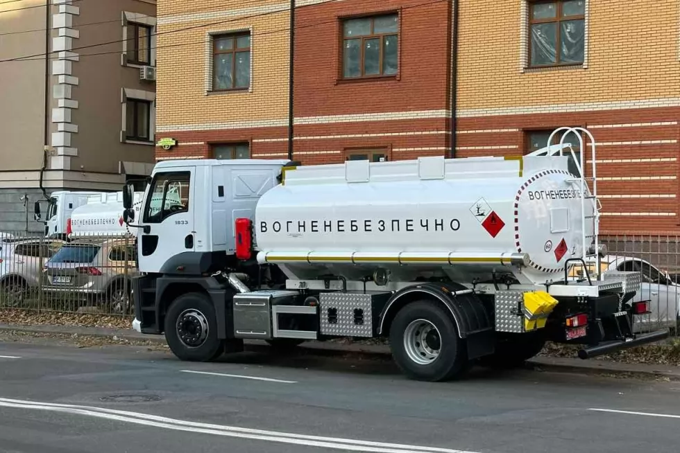 Партия из трех автотопливозаправщиков изготовлена для ведущей аграрной компании, фото 18