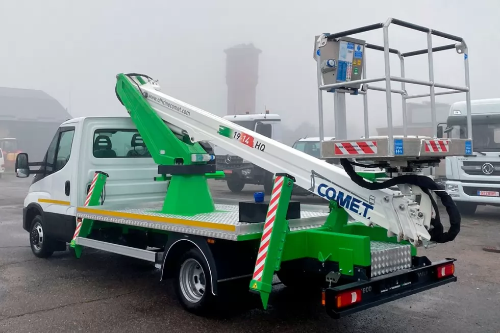 Автогідропідіймач COMET 19