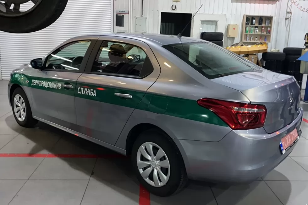 легковые автомобили ситроен, пежо