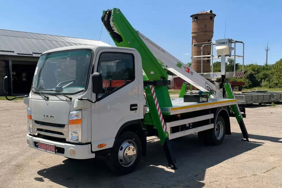 На Заводе спецтехники Техкомплект впервые использовали шасси JAC для монтажа автовышки Comet, фото 25