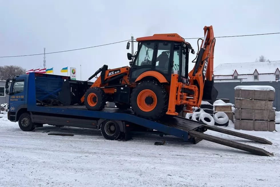 Для коммунальщиков Донецкой области сделали поставку экскаватора-погрузчика ACE AX124, фото 9