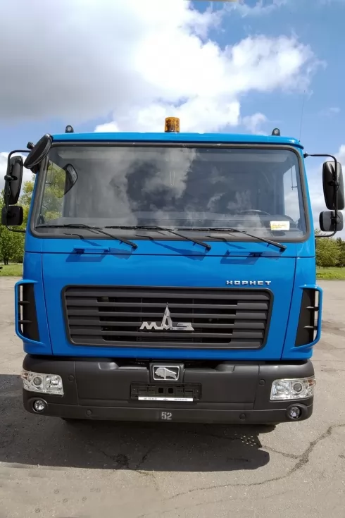 В стандартную модель 5,5-кубового автотопливозаправщика МАЗ-4371 добавлен дополнительный конструктив, фото 11