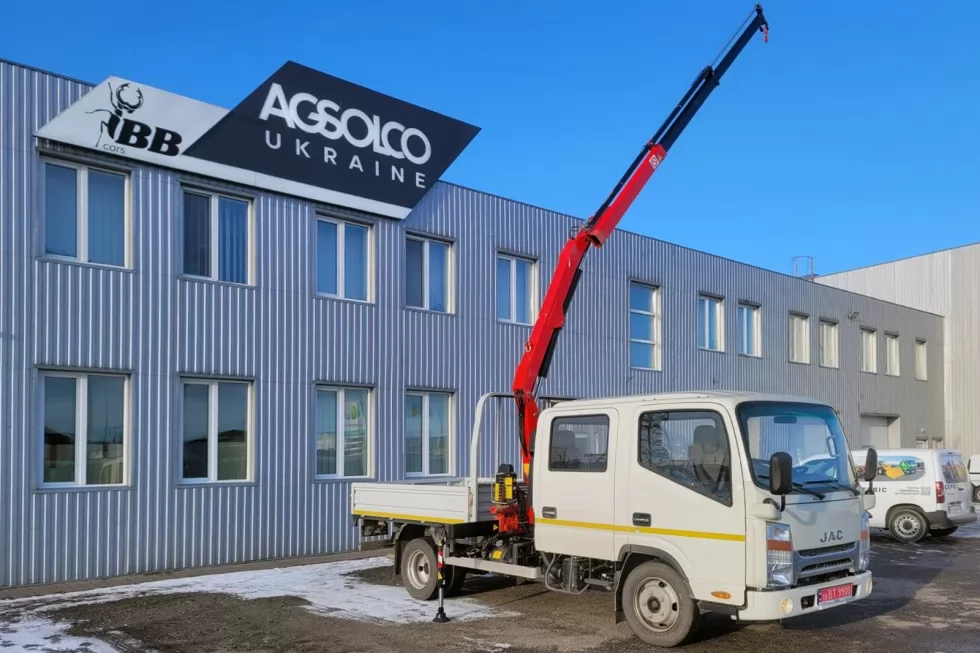 На бортовой грузовик JAC N56DC установлен итальянский кран-манипулятор, фото 6