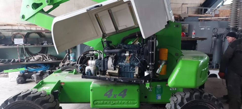 Выполнен выездной сервис самоходного подъемника NIFTYLIFT HR21 4x4, фото 7