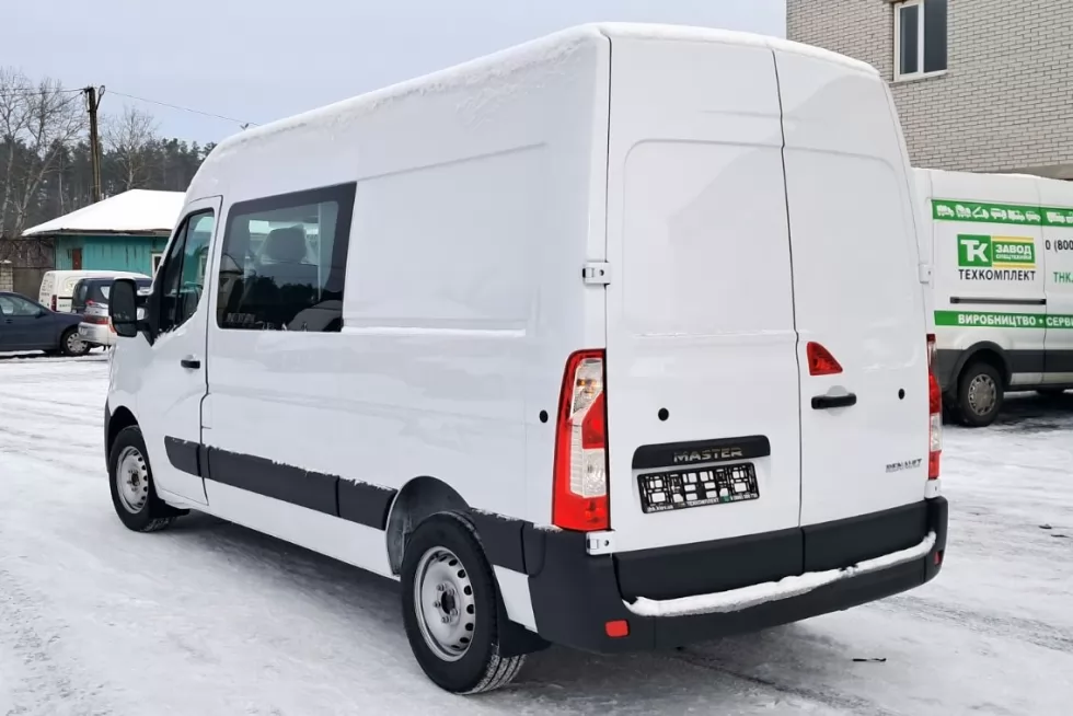Выполнена отраслевая специализация грузопассажирского автомобиля RENAULT MASTER, фото 2