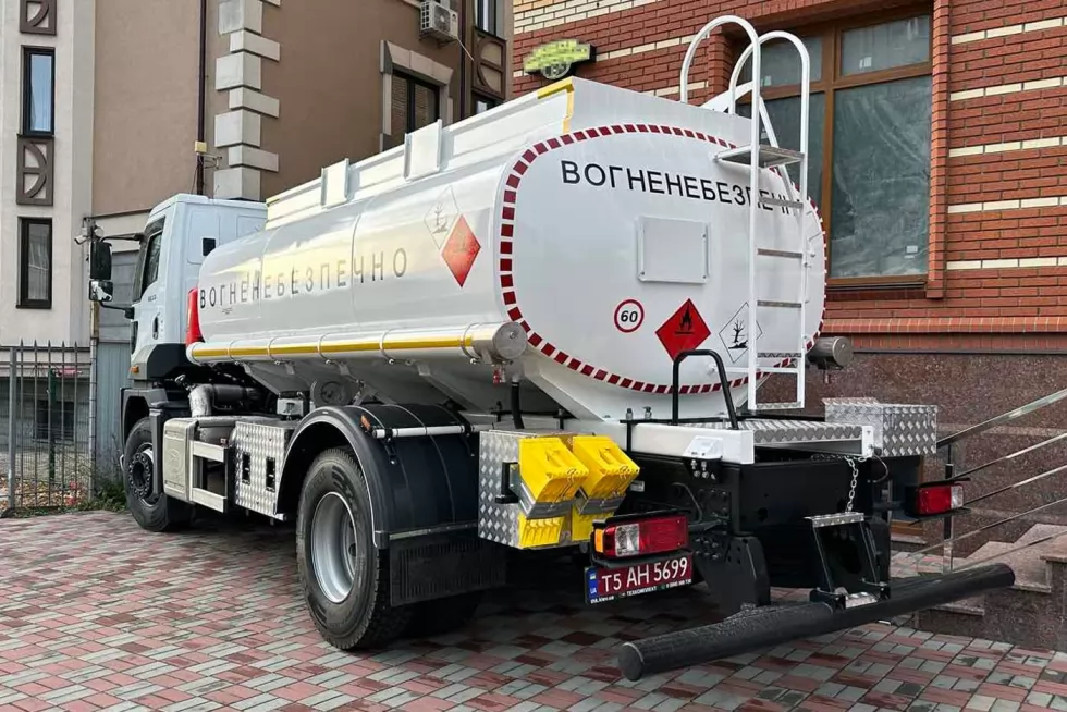 бензовози ford trucks