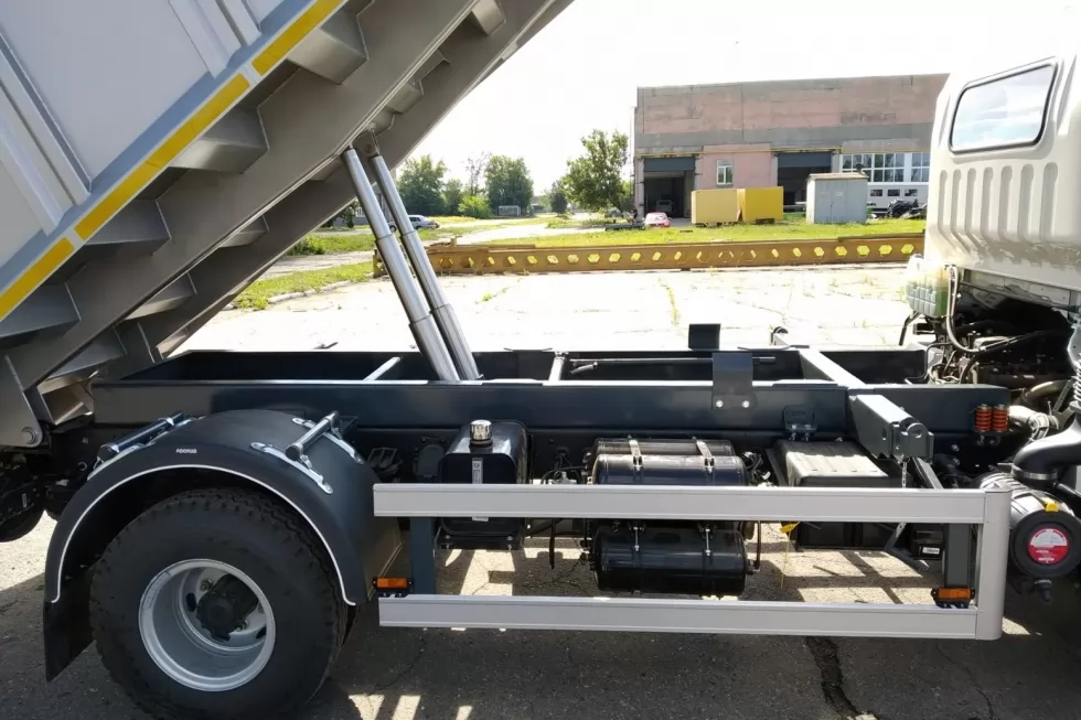 На рынке спецтехники Украины - новый малотоннажный самосвал с задней разгрузкой, фото 4