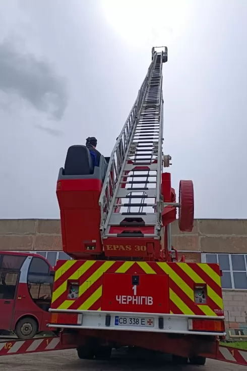 Возобновлена работа очередной пожарной спецмашины для Черниговщины, фото 14