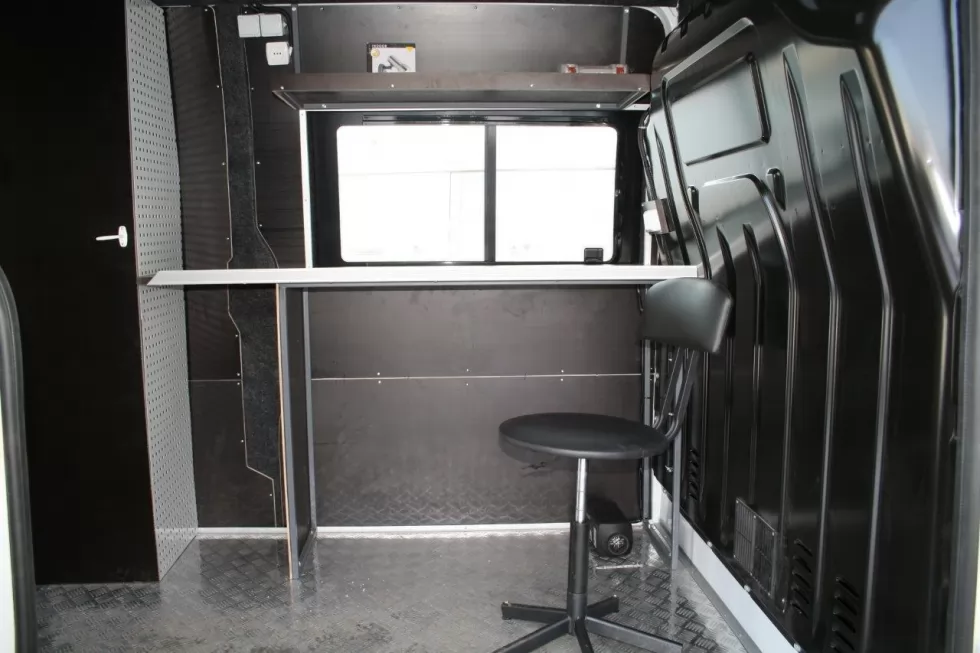 аварийно ремонтные автомобили внутри