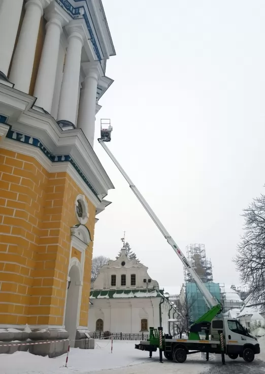 Автовышки Comet: паломничество в Лавру , фото 1