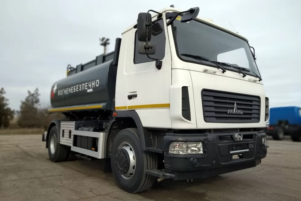 топливозаправщик маз 10,5