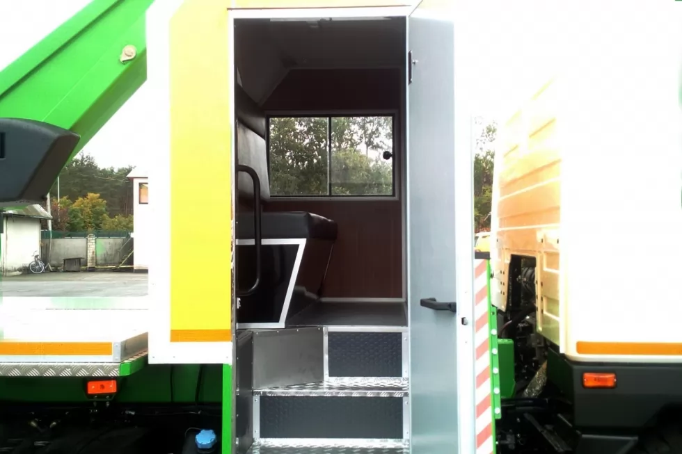 Львовоблэнерго получил автовышку COMET 18 м с дополнительным пассажирским отсеком, фото 8