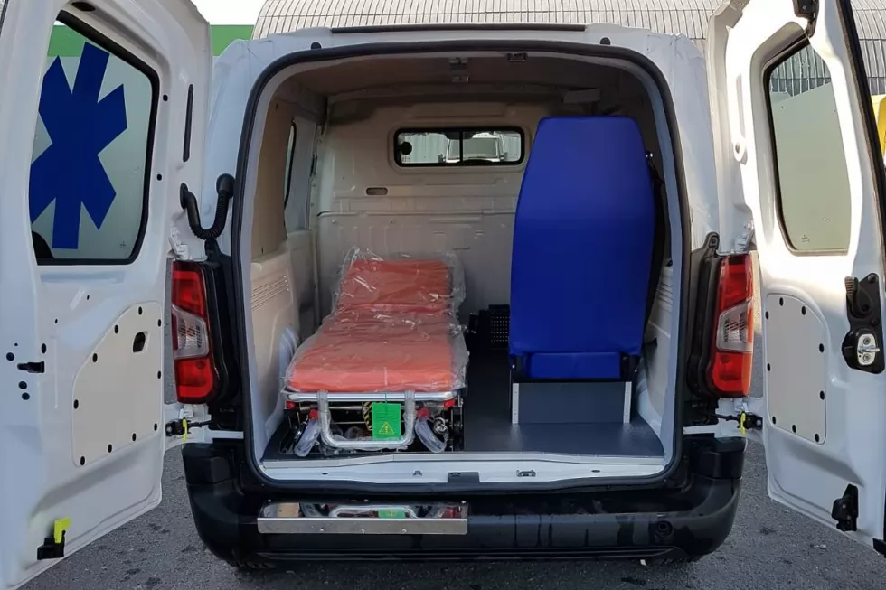 Ивано-Франковск в борьбе с пандемией усиливает автопарки автомобилей скорой помощи, фото 6