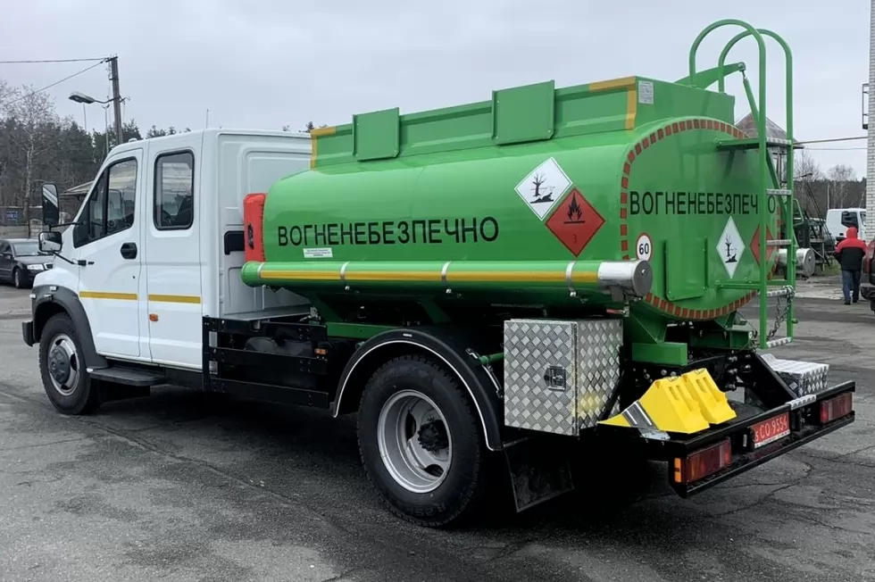 Частная компания из Старобельска приобрела новый автотопливозаправщик на базе HDC, фото 2