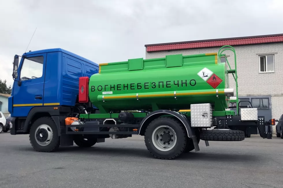 На Винничину отправился работать очередной новый автотопливозаправщик МАЗ 5,5 м <sup loading=