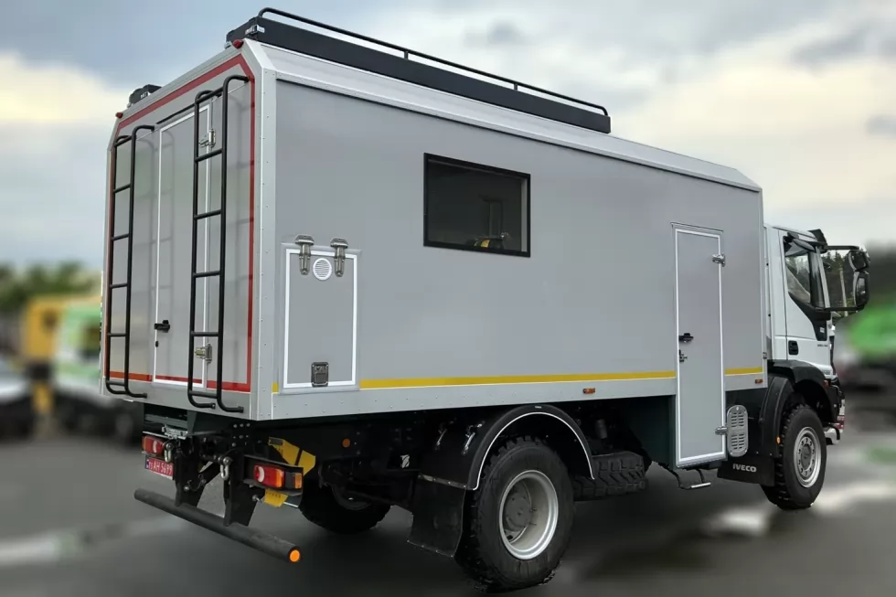 Бригадний автомобіль ТК-IV-АРМ на шасі автомобіля Iveco EUROCARGO MLC110E22WS 4х4