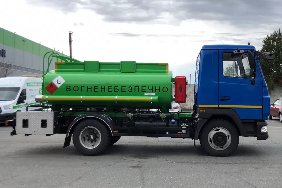 На Винничину отправился работать очередной новый автотопливозаправщик МАЗ 5,5 м <sup loading=