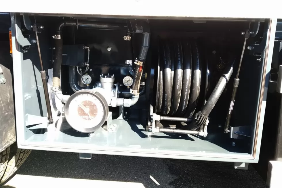 Компания УкрЕвроМАЗ приобрела для своего покупателя новый автотопливозаправщик МАЗ-5340 ATZ-10,5, фото 8