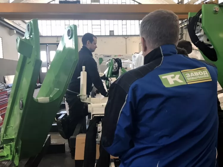 Специалисты Техкомплект успешно прошли ежегодное обучение на заводе автогидроподъемников CO.ME.T. Officine, фото 3