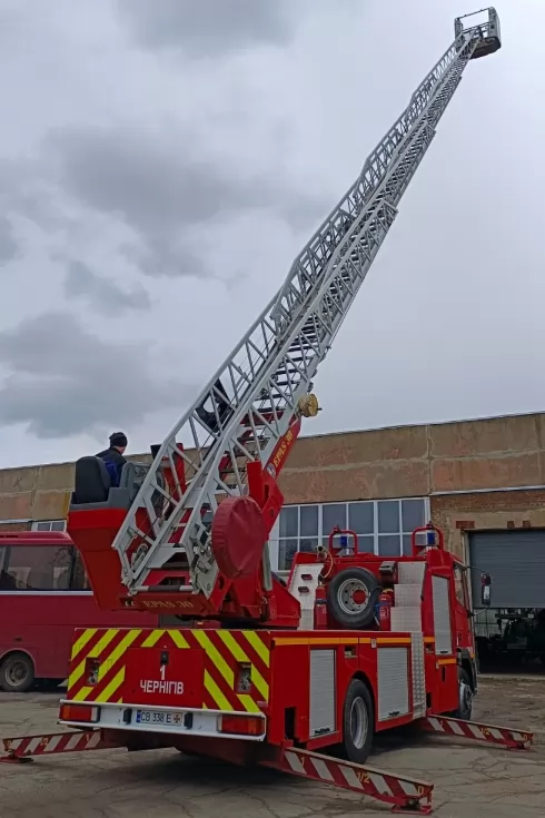 Возобновлена работа очередной пожарной спецмашины для Черниговщины, фото 11