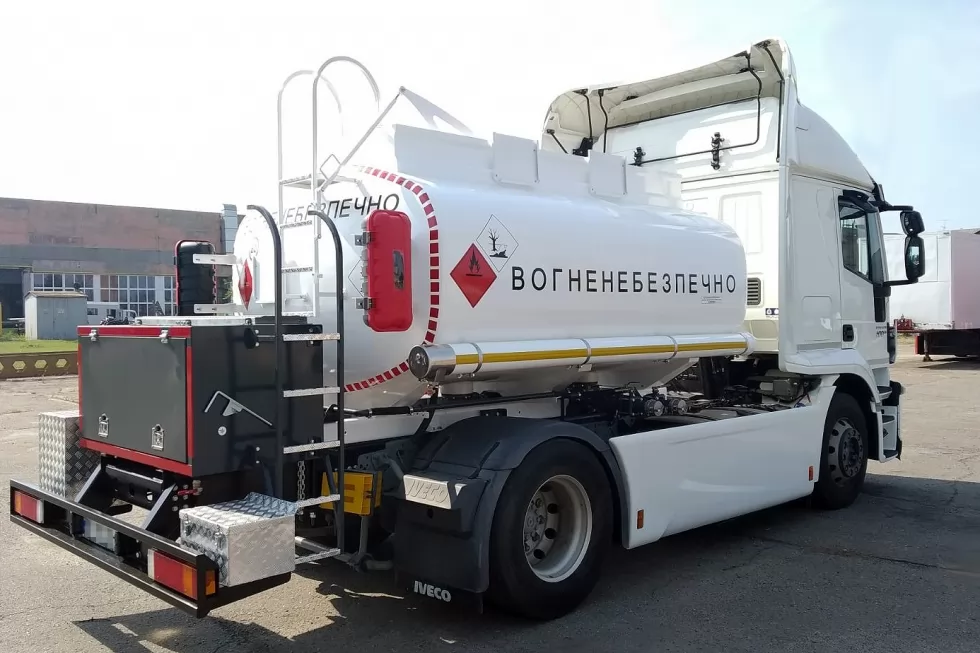 бензовоз 8 кубометрів