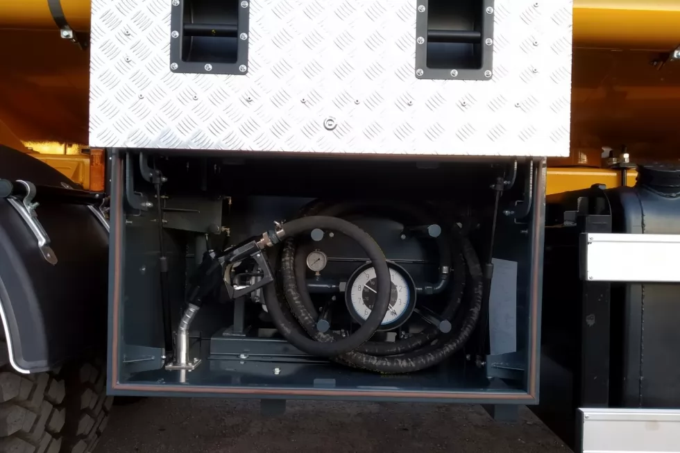 Для клиента Укравтокомплект сделали автотопливозаправщик ATZ-10,5 на МАЗ-5340, фото 5