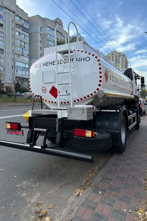 Партия из трех автотопливозаправщиков изготовлена для ведущей аграрной компании, фото 19