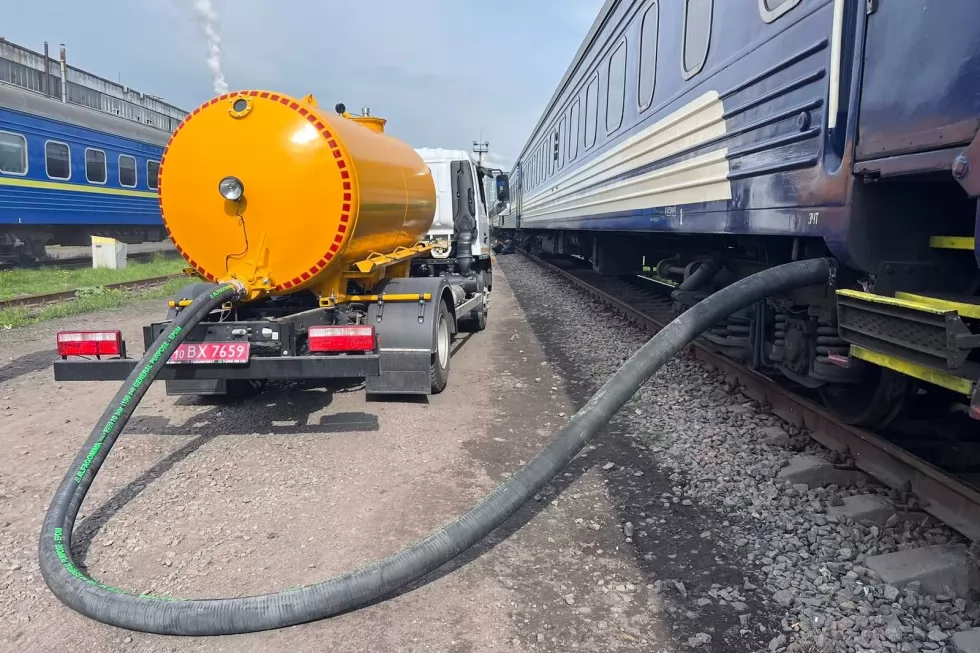 Те самые вакуумные машины ассенизаторы для УЗ уже передаются новому владельцу, фото 3