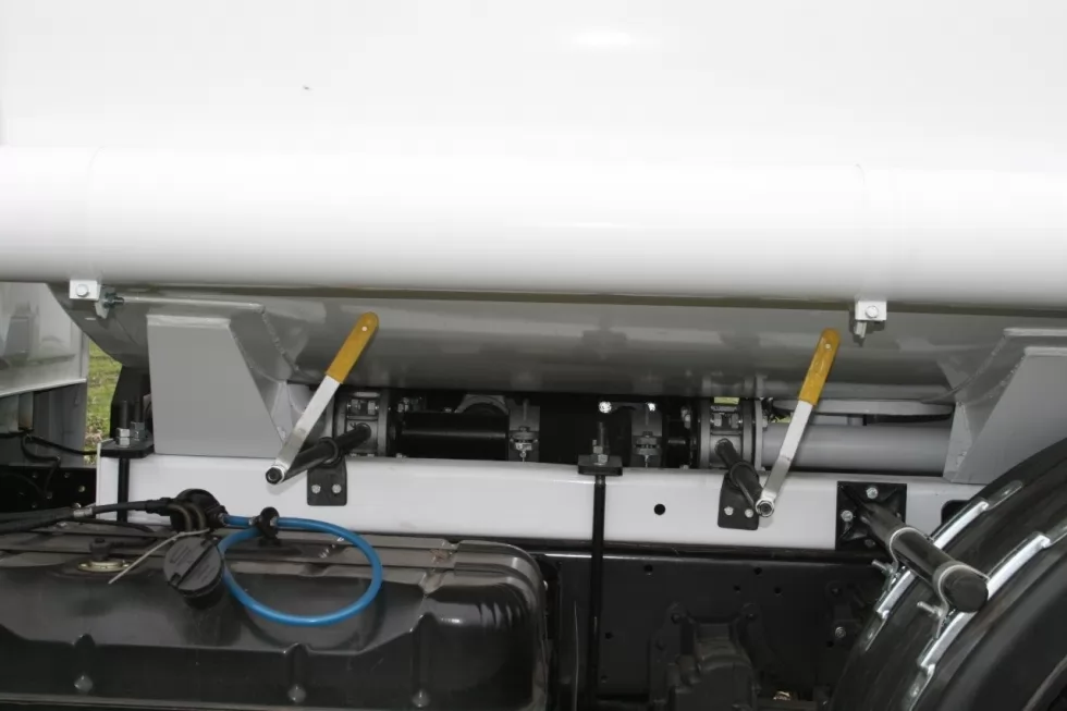 Автотопливозаправщик - новый вид продукции нашего предприятия, фото 4