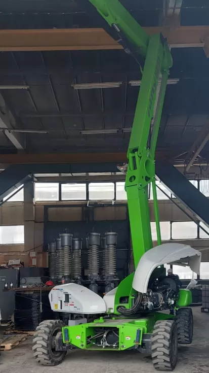 Выполнен выездной сервис самоходного подъемника NIFTYLIFT HR21 4x4, фото 6