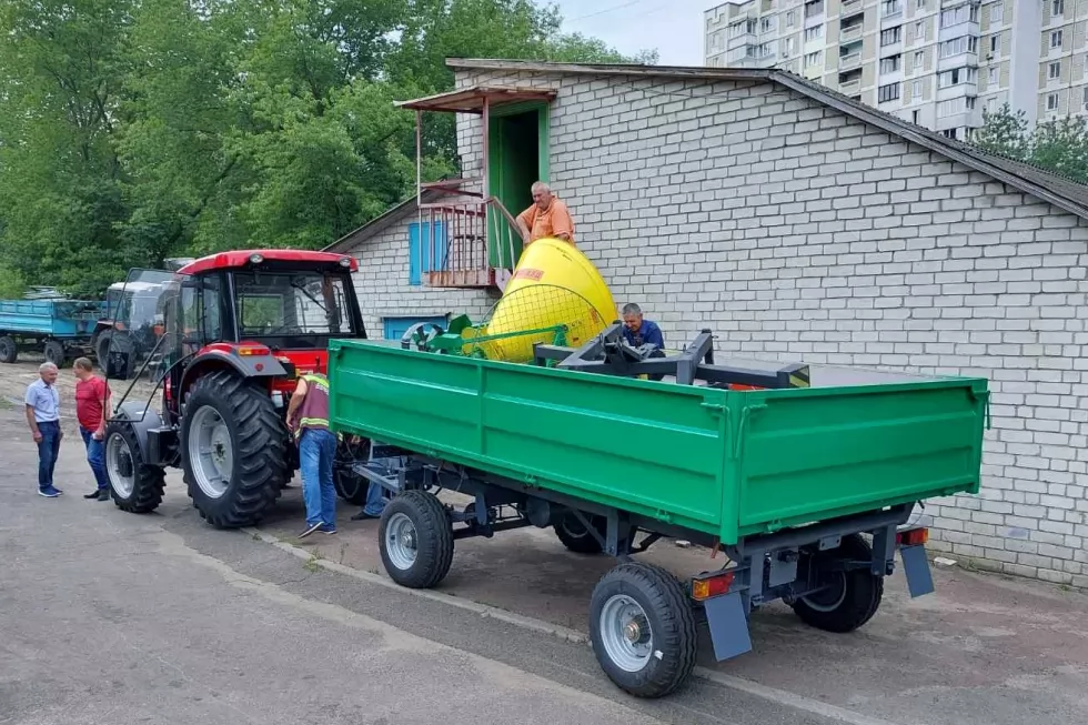 трактор yto и прицеп 