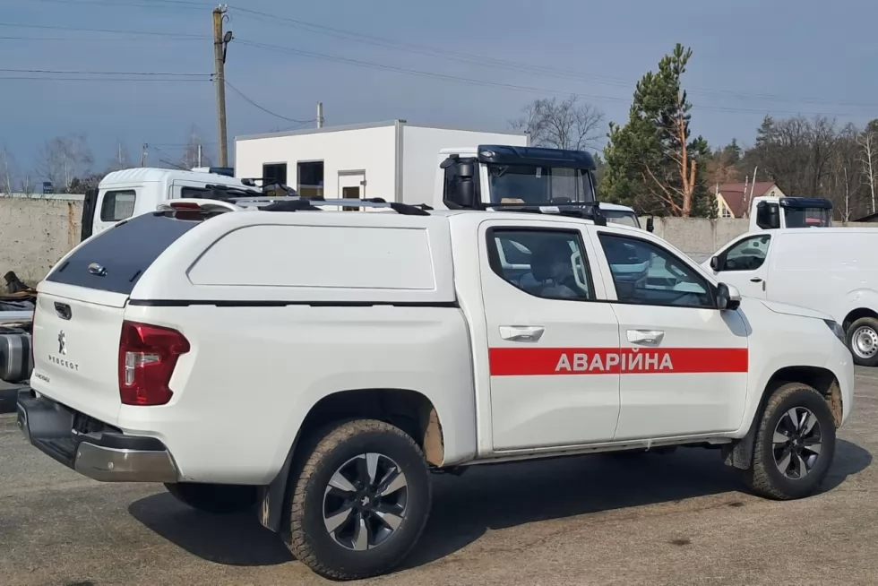 Очередная партия пикапов Peugeot Landtrek специализирована под аварийно-спасательные машины, фото 5