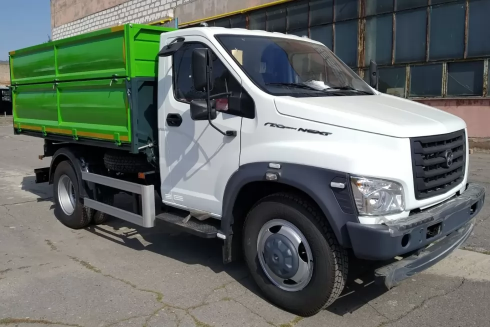 Агропредприятие Донецкой области приобрело фирменные автотопливозаправщик и самосвал, фото 8